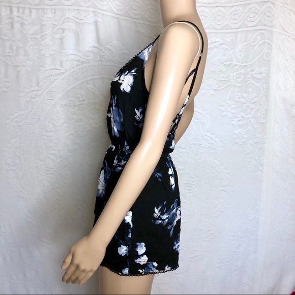 Black Floral Romper - Picture 2 of 6
